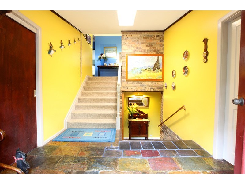 9  Gambier Ave, Sandy Point NSW 2172