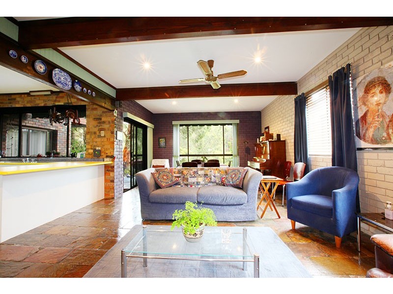 9  Gambier Ave, Sandy Point NSW 2172