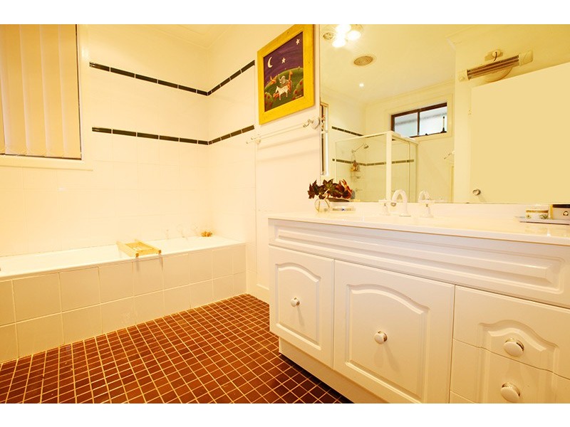 9  Gambier Ave, Sandy Point NSW 2172