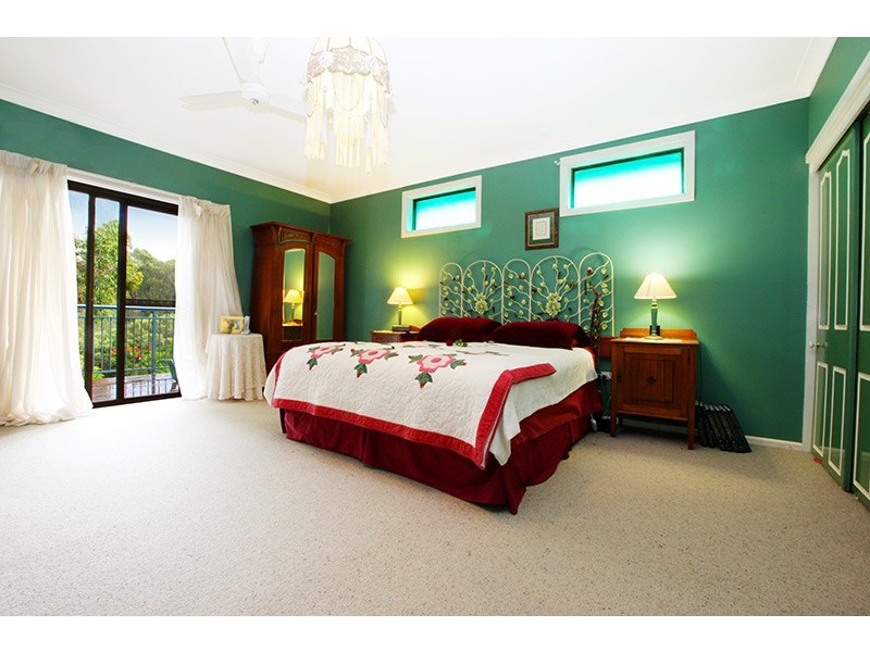 9  Gambier Ave, Sandy Point NSW 2172