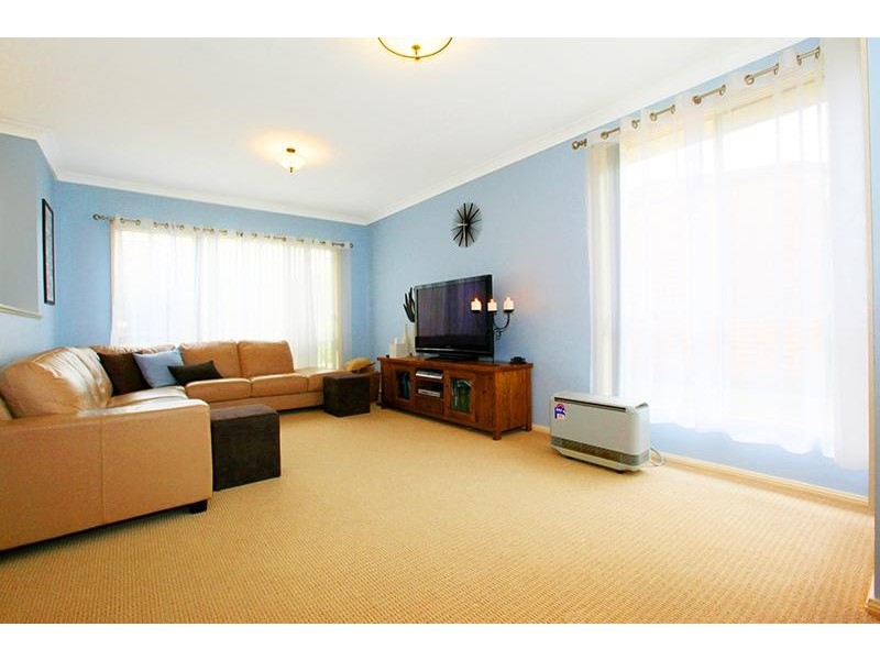 12  Corryton Crt, Wattle Grove NSW 2173
