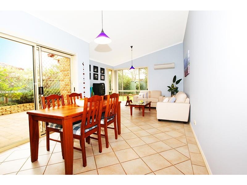12  Corryton Crt, Wattle Grove NSW 2173