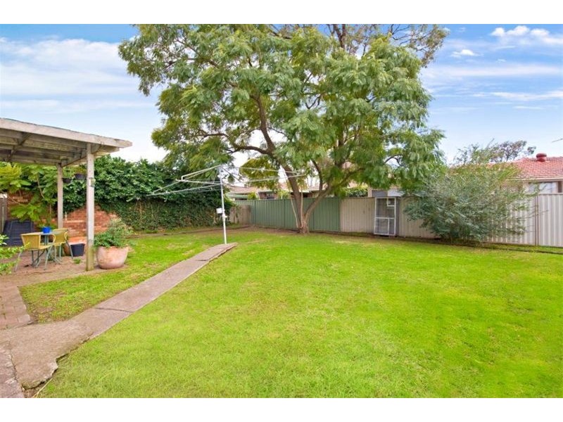 20 Wilkes Av, Moorebank NSW 2170