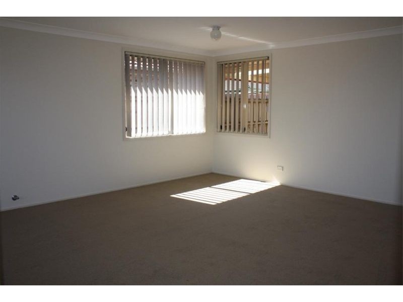 36 Kinchega Crt, Wattle Grove NSW 2173