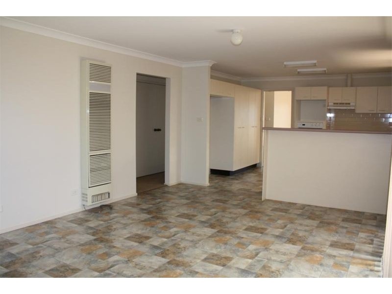 36 Kinchega Crt, Wattle Grove NSW 2173