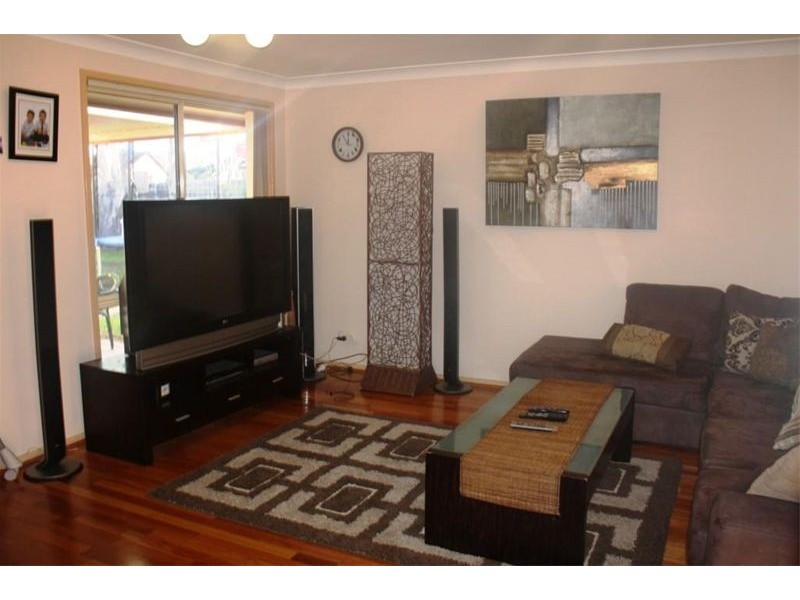 12 Implexa Court, Wattle Grove NSW 2173