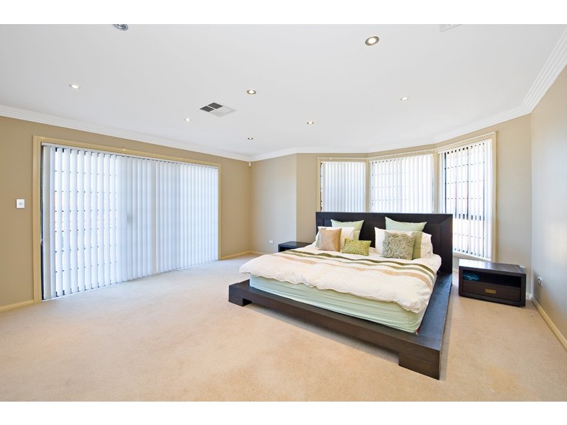 2 Creekwood Drive, Voyager Point NSW 2172