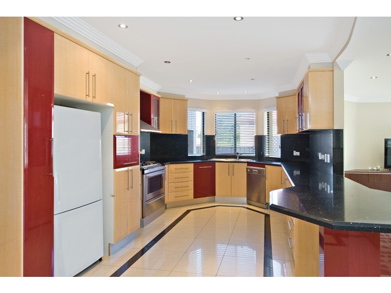 2 Creekwood Drive, Voyager Point NSW 2172