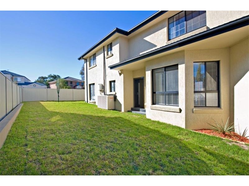 2 Creekwood Drive, Voyager Point NSW 2172