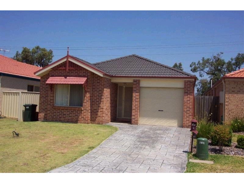 4 Sandover Crt, Wattle Grove NSW 2173