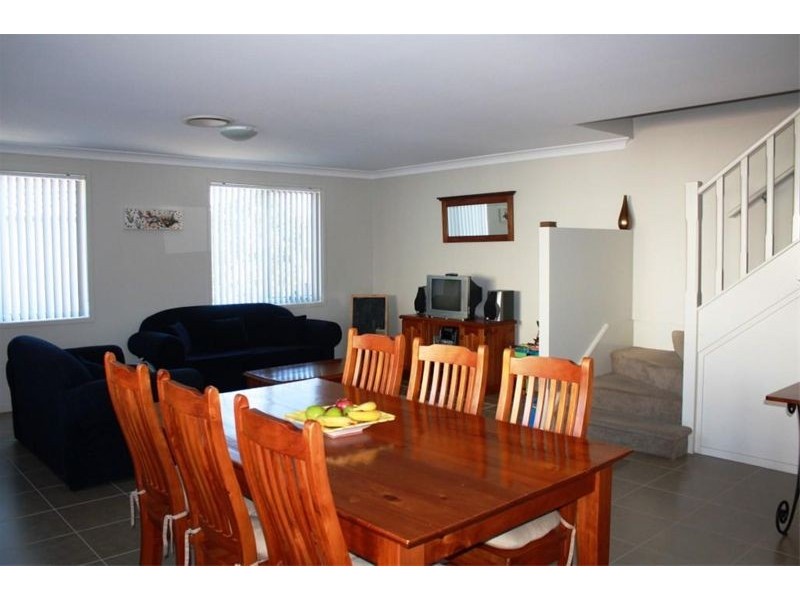 2/22  Margate Ave, Holsworthy NSW 2173