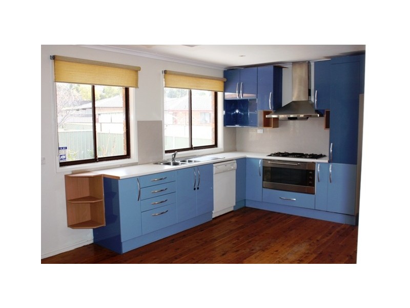 119 Harrow Rd, Glenfield NSW 2167