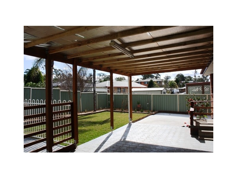 119 Harrow Rd, Glenfield NSW 2167