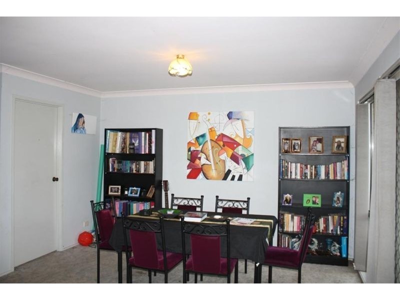 28 Clarendon Crt, Wattle Grove NSW 2173