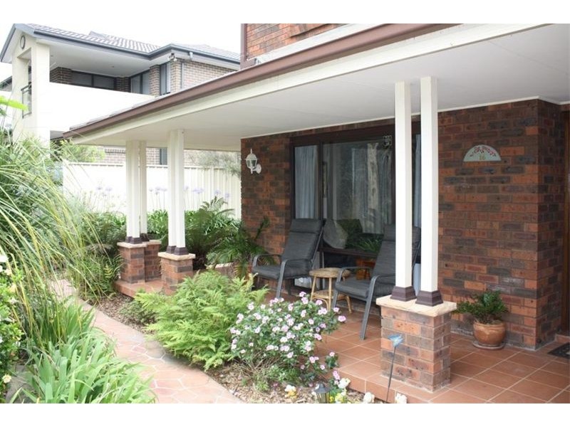 16 Beddington Crt, Wattle Grove NSW 2173