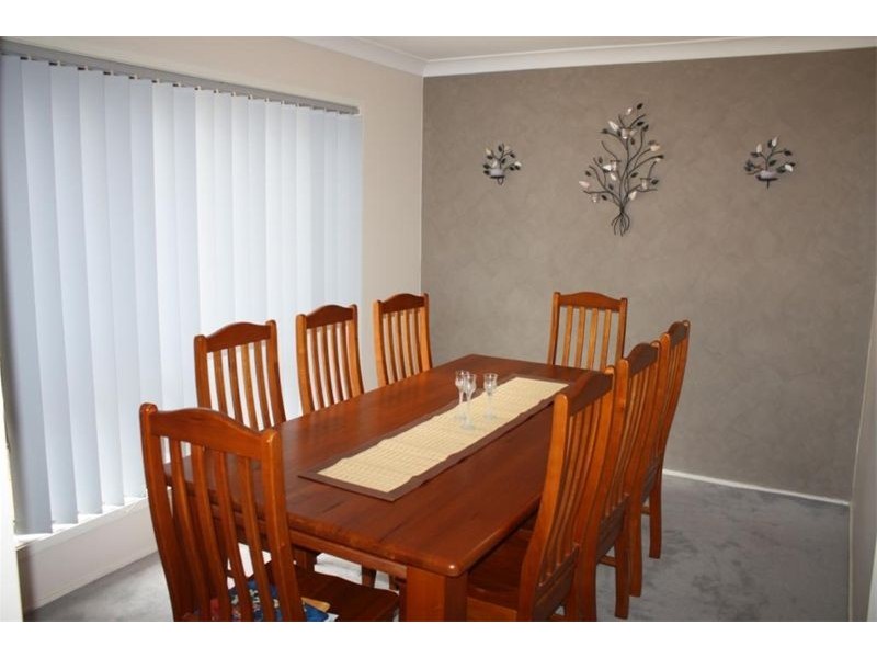 16 Beddington Crt, Wattle Grove NSW 2173