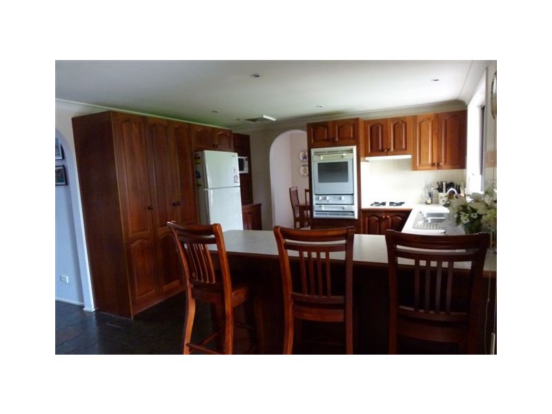 16 Beddington Crt, Wattle Grove NSW 2173