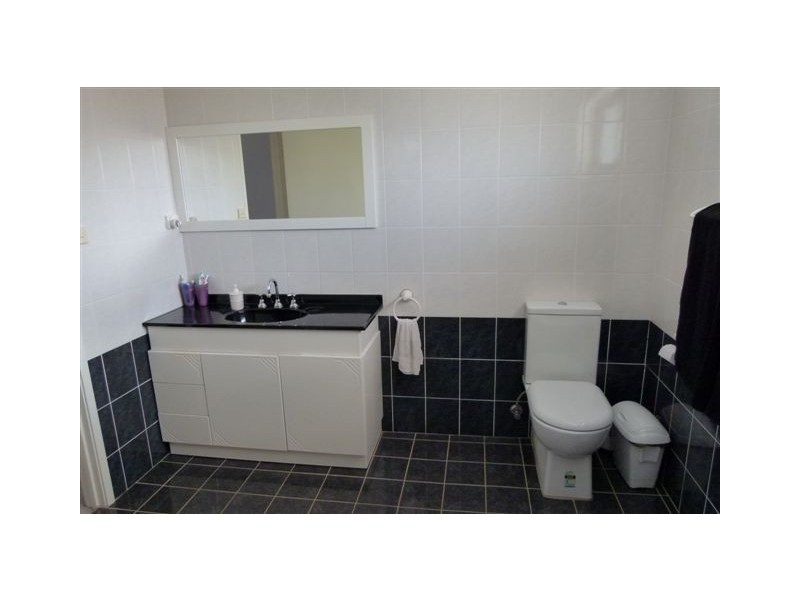 16 Beddington Crt, Wattle Grove NSW 2173