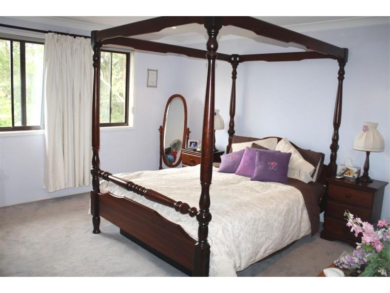 16 Beddington Crt, Wattle Grove NSW 2173