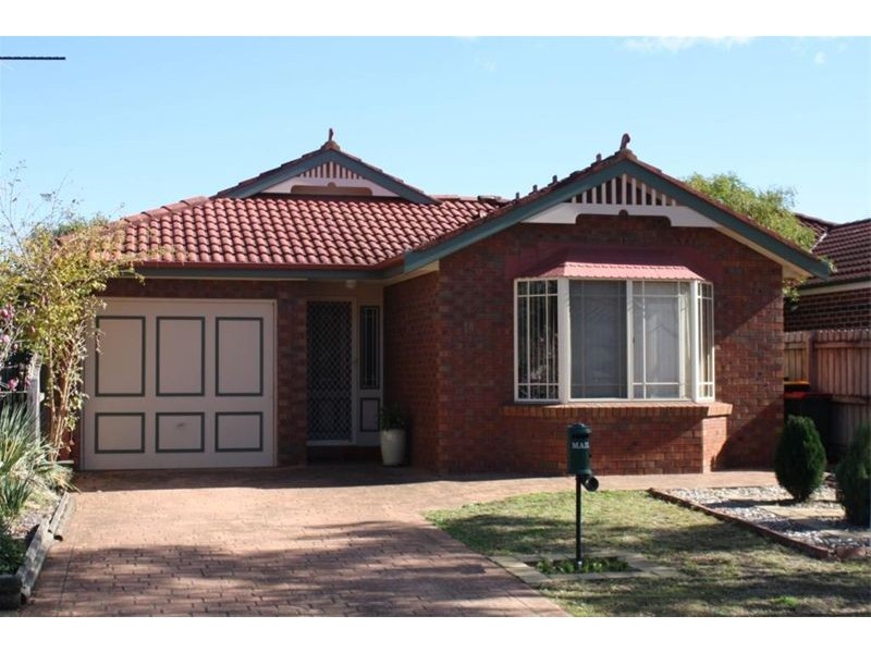 14 Ellerston Crt, Wattle Grove NSW 2173