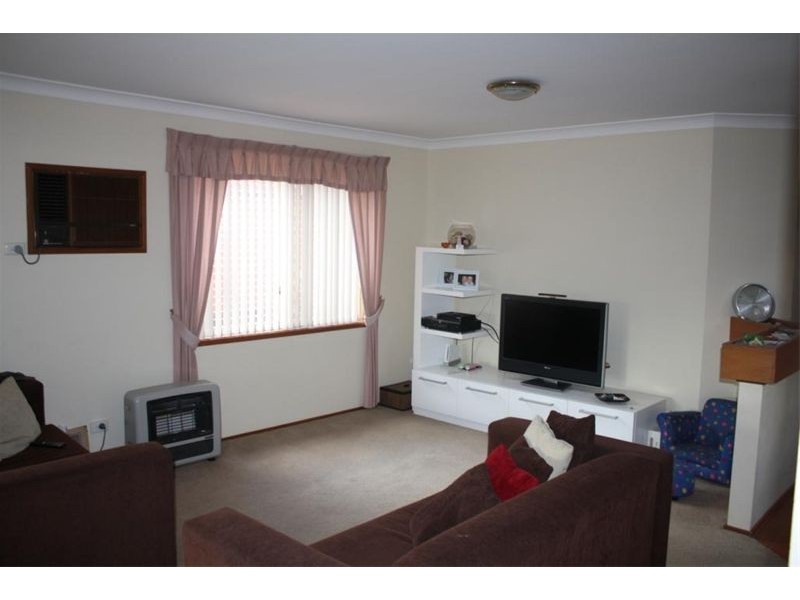 14 Ellerston Crt, Wattle Grove NSW 2173