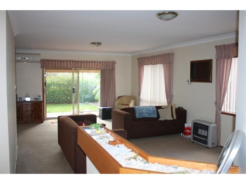 14 Ellerston Crt, Wattle Grove NSW 2173