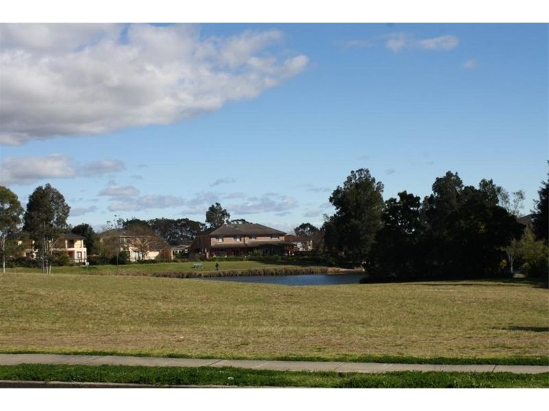 14 Ellerston Crt, Wattle Grove NSW 2173