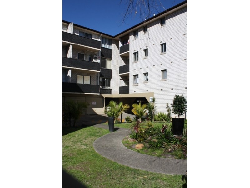 31/12-16 Goulburn St, Warwick Farm NSW 2170