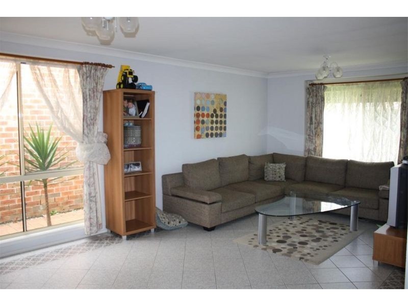 29 Banyule Crt, Wattle Grove NSW 2173