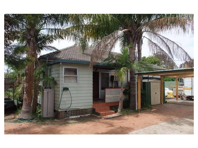 1 – 1A  Birdwood Av and  2 Anzac Mews, Wattle Grove NSW 2173