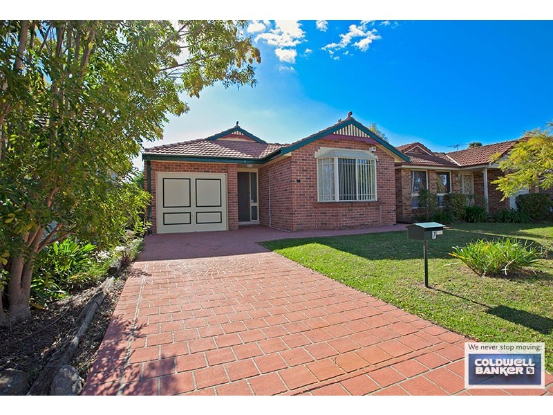 7 Brownlow Crt, Wattle Grove NSW 2173
