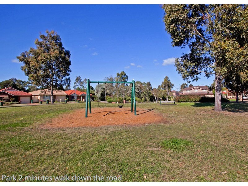 7 Brownlow Crt, Wattle Grove NSW 2173