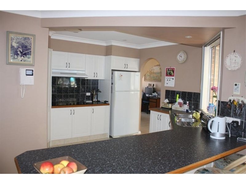 42  Beltana Crt, Wattle Grove NSW 2173