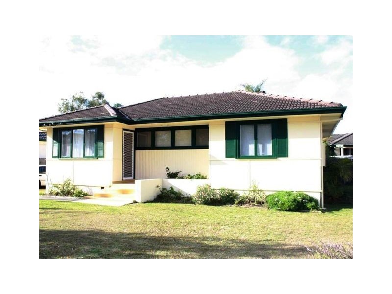 12 Derna Rd, Holsworthy NSW 2173