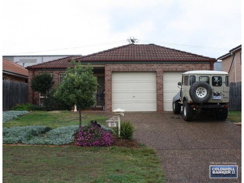 21 Collie Court, Wattle Grove NSW 2173