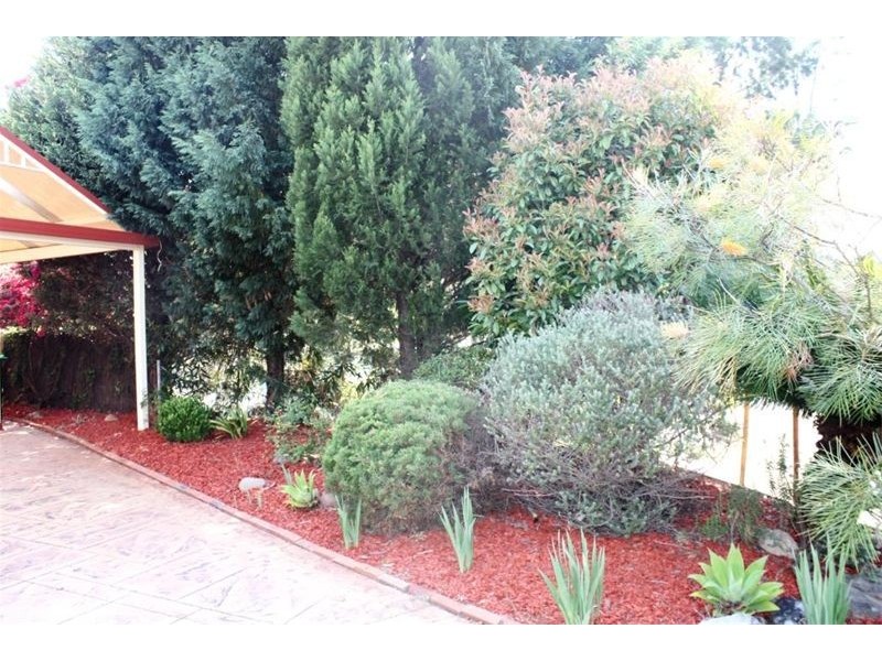 1 Implexa Crt, Wattle Grove NSW 2173