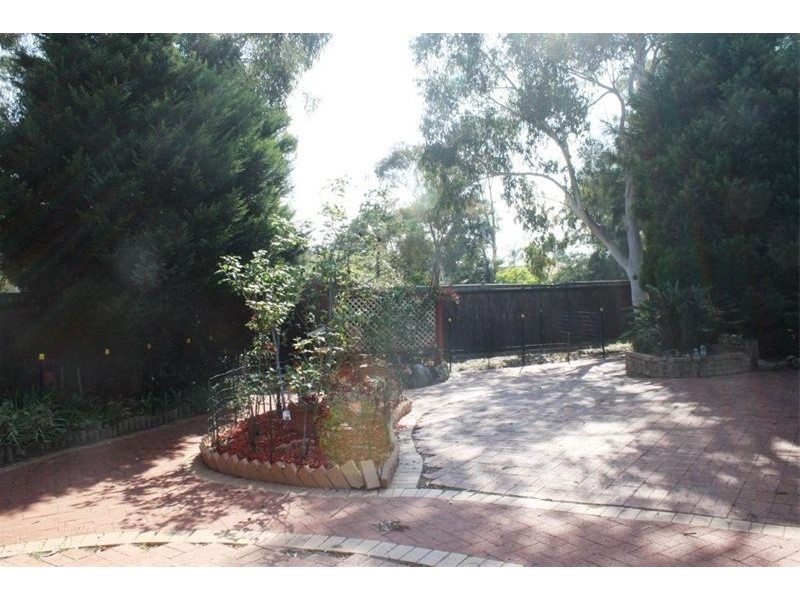 1 Implexa Crt, Wattle Grove NSW 2173