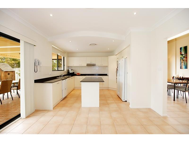 20  Costata Crt, Voyager Point NSW 2172