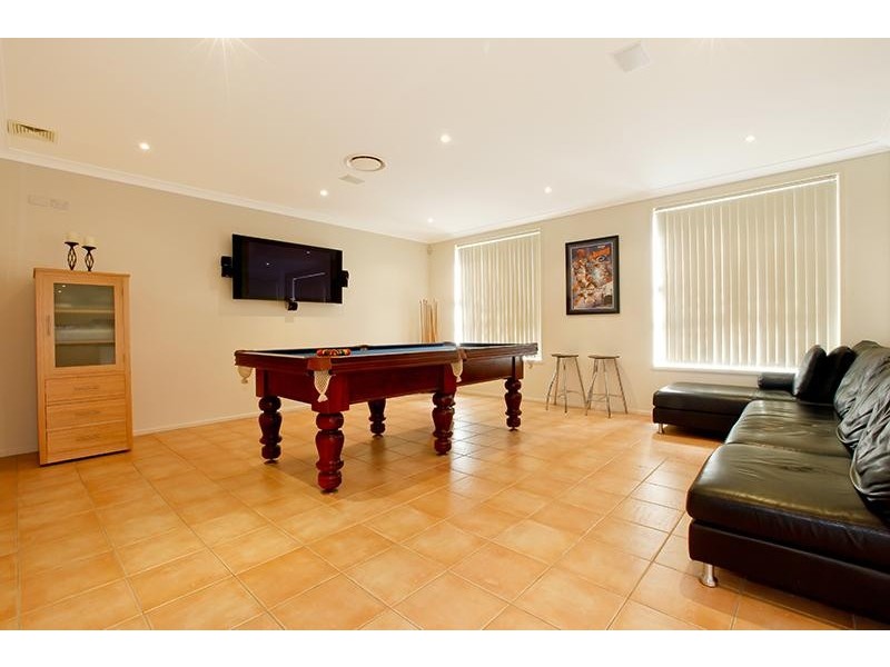 20  Costata Crt, Voyager Point NSW 2172