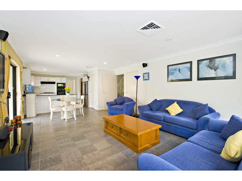 7 Torch St, Voyager Point NSW 2172