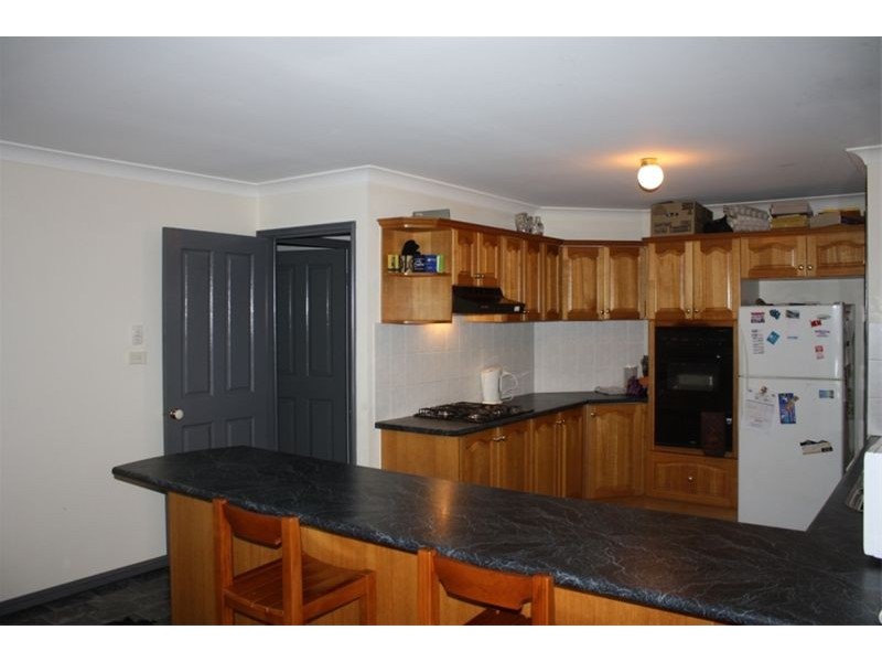 6 Cressbrook Drive, Wattle Grove NSW 2173