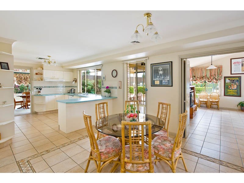 2 Eildon Court, Wattle Grove NSW 2173