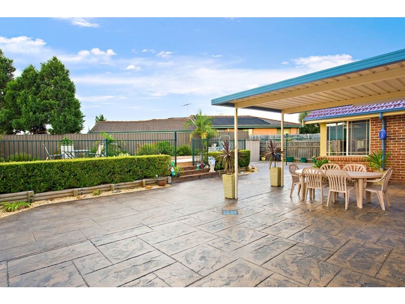 2 Eildon Court, Wattle Grove NSW 2173