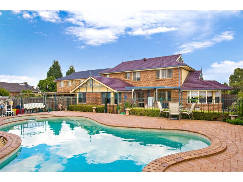 2 Eildon Court, Wattle Grove NSW 2173