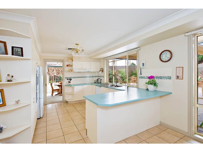 2 Eildon Court, Wattle Grove NSW 2173