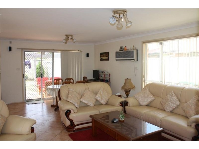 7  Balala Crt, Wattle Grove NSW 2173