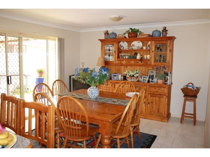 37 Corryton Crt, Wattle Grove NSW 2173