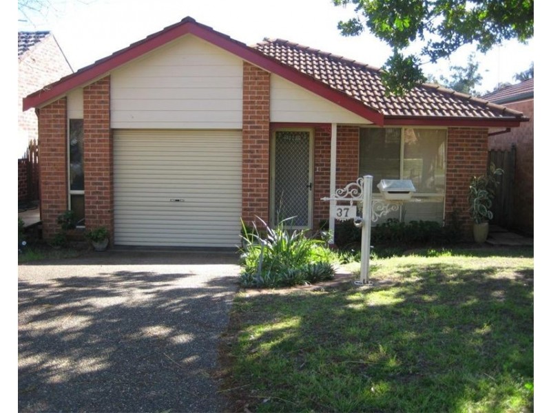 37 Woburn Abbey Court, Wattle Grove NSW 2173
