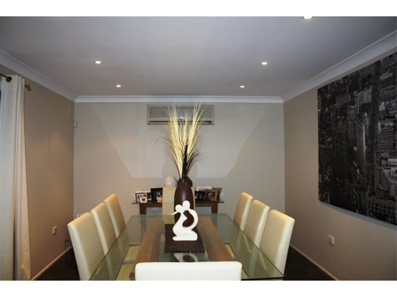 6 Kingston Pl, Abbotsbury NSW 2176