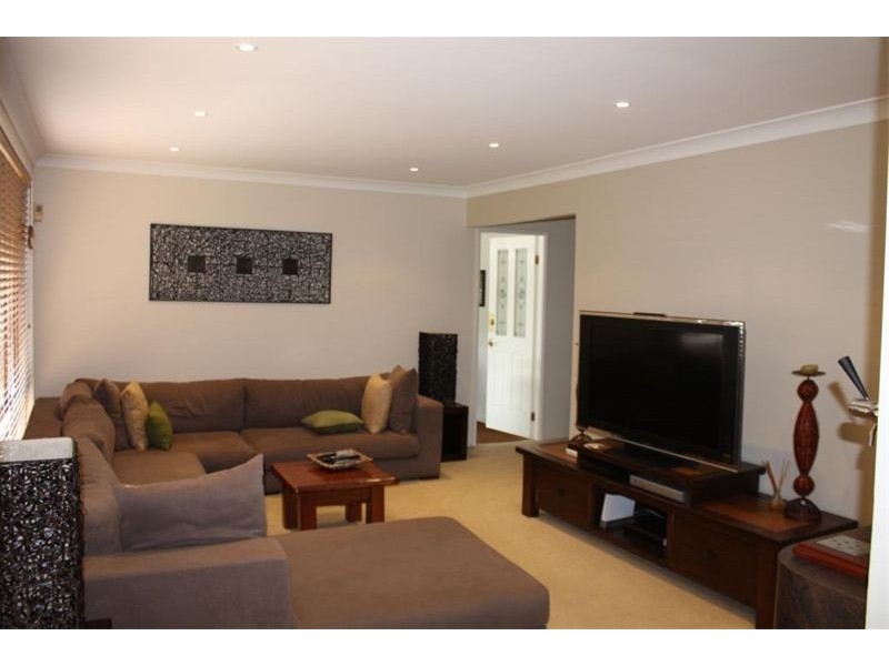 6 Kingston Pl, Abbotsbury NSW 2176